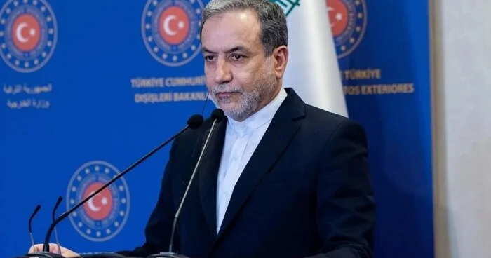 Arakçı Pakistana gedir