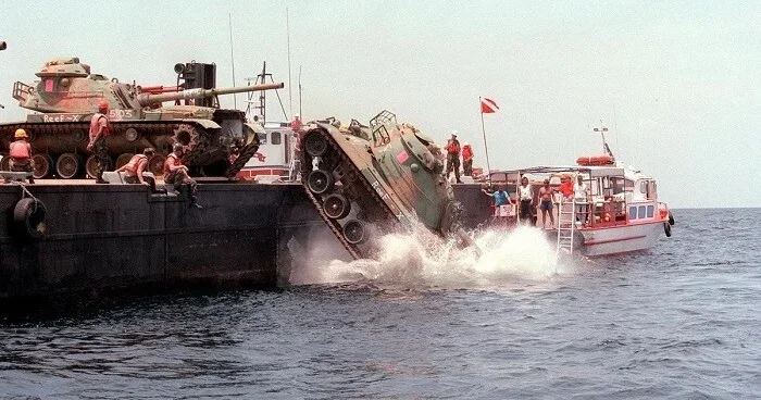 ABŞ 100 tankı körfəzdə batırdı