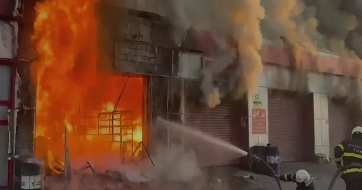 Bakıda YDM nin ərazisində yanğın: 2 boks yandı