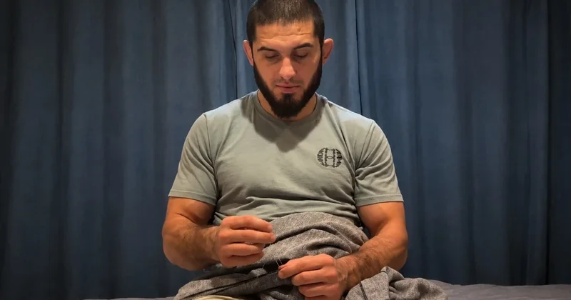 Paltarını özü tikən Mahaçev boksa hazırlaşır VİDEO