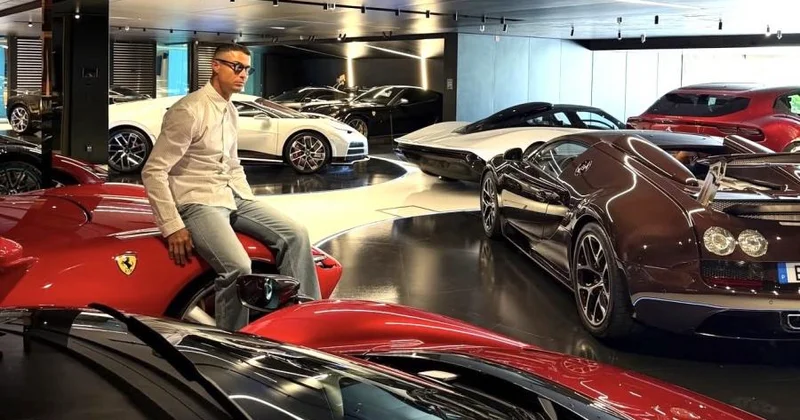 “Mənim oyuncaqlarım” Ronaldo avtoparkını göstərdi