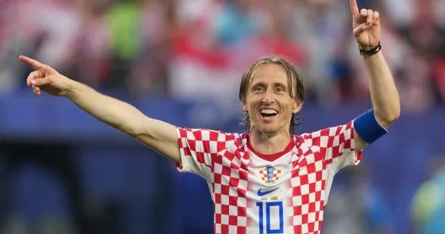 Modriç "Milan"la müqaviləsini niyə uzadıb?