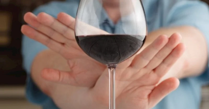 Alkoqoldan imtina etdikdə beyində nə baş verir? Araşdırmaların nəticələri