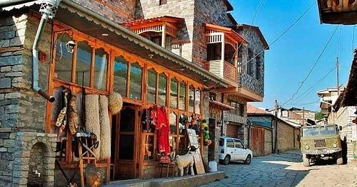 Lahıc əsrlər boyu formalaşmış sənətkarlıq və yaşayış mədəniyyətinin canlı nümunəsi