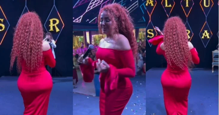 Kəmalə Günəşlinin səhnədəki hərəkəti tənqid edildi VİDEO