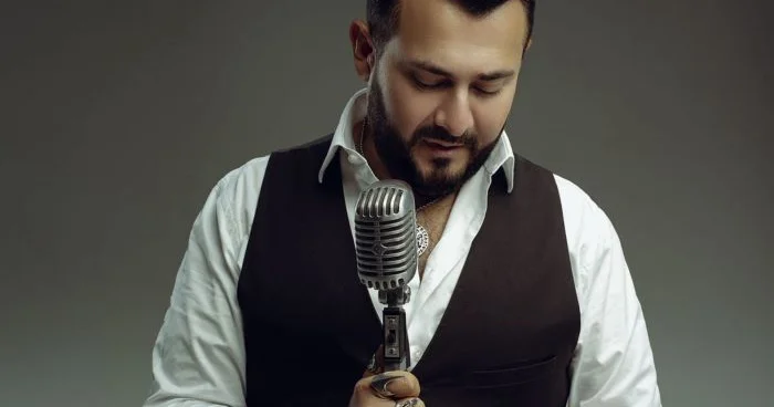 Klassik bəstəyə müasir ekran həyatı SÜNİ ZƏKALI “NAZƏNDƏ SEVGİLİM” VİDEO