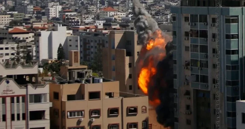 İsrail ordusu HAMAS ın istifadə etdiyi binaya zərbə endirib