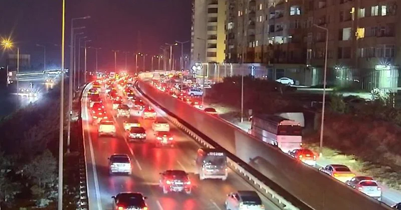 Dairəvi yolda qəza oldu Sıxlıq var