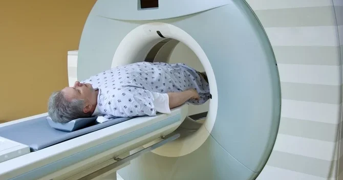 Həkimlər 6 ay vaxt qoydu, lakin 25 ildir xərçənglə yaşayır Bu necə mümkündür?