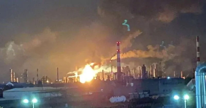 Rusiya Ryazanda neft zavodunu vurdu Dəhşətli partlayış FOTO