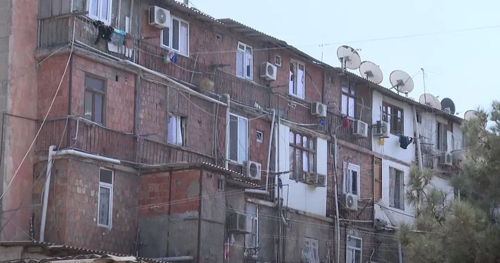 Дом ужасов в Баку: более 100 семей живут под угрозой обрушения