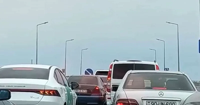 Sumqayıt Saray yolunda bitməyən tıxaclar: təmir nə vaxt başa çatacaq? Açıqlama/VİDEO