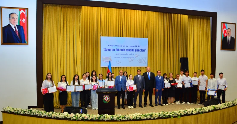 Ağstafada ali məktəbə yüksək balla qəbul olan gənclərlə görüş keçirildi FOTOLAR