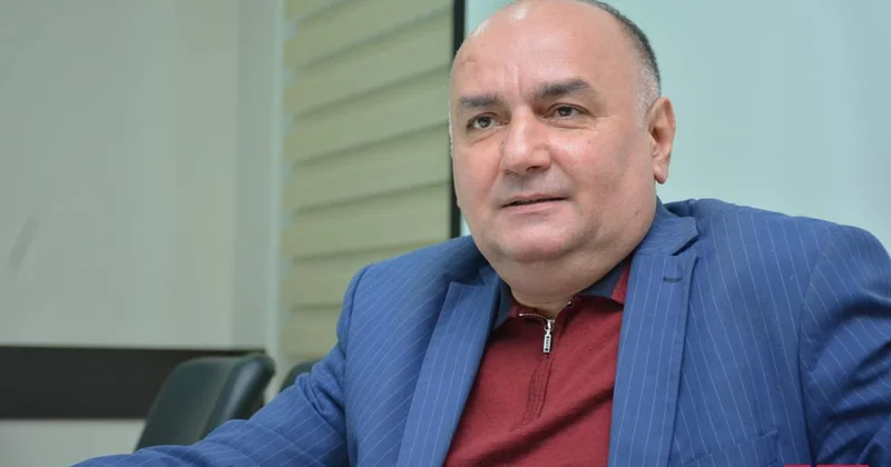 Leylinin Məcnunluğu Fəxri Uğurlunun hekayəsi