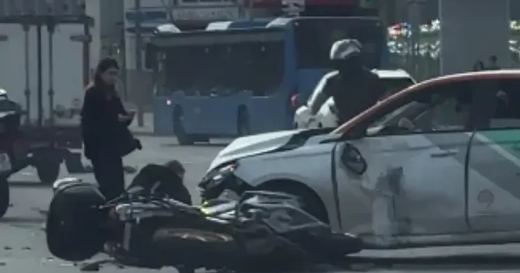 Ağır yol qəzası iki motosikletçi xəsarət aldı
