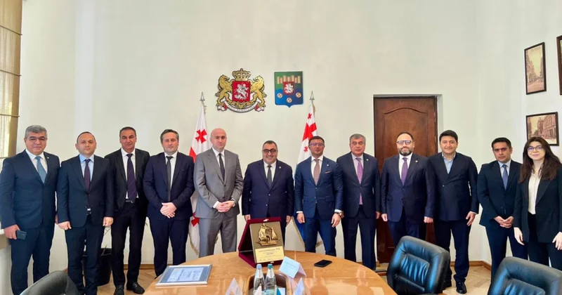 Batumidə 13 cü Beynəlxalq “Caspian Energy Forum”un ilk sessiyası keçirilib