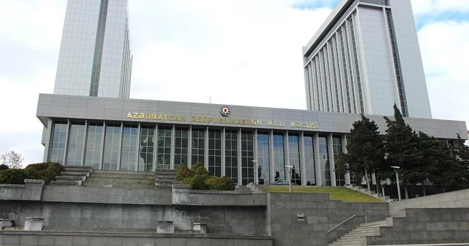Milli Məclisin deputatları Sahibə Qafarovaya müraciət ediblər Növbədənkənar sessiya