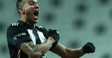 Josef De Souza Beşiktaş a qayıdıb