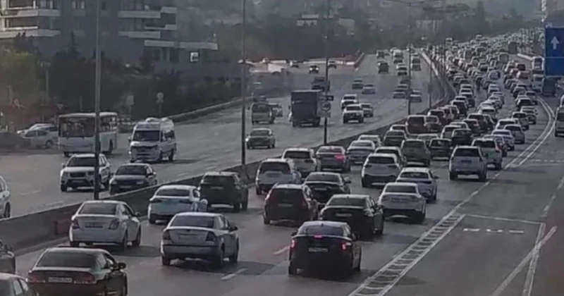 Bakıda sıxlıq müşahidə olunan yollar SİYAHI