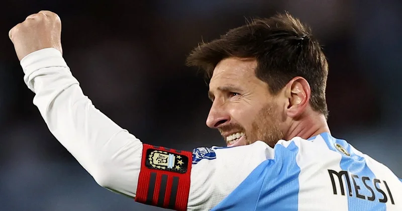 Messi gələcək karyerası barədə danışıb