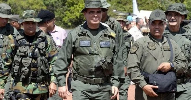 Пентагон осудил пролет венесуэльских военных самолетов над кораблем ВМС США