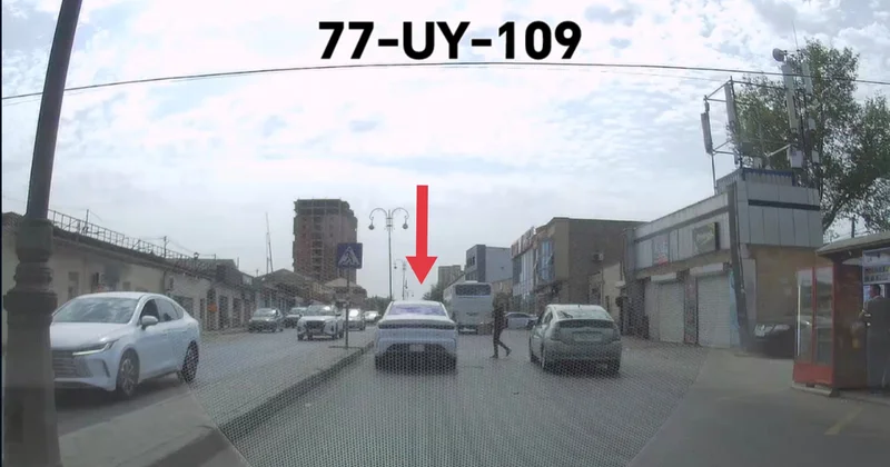 Bu sürücü heç bir keçiddə piyadalara yol vermədi VİDEO