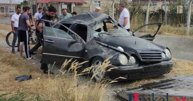 Qubada Mercedes aşdı FOTO