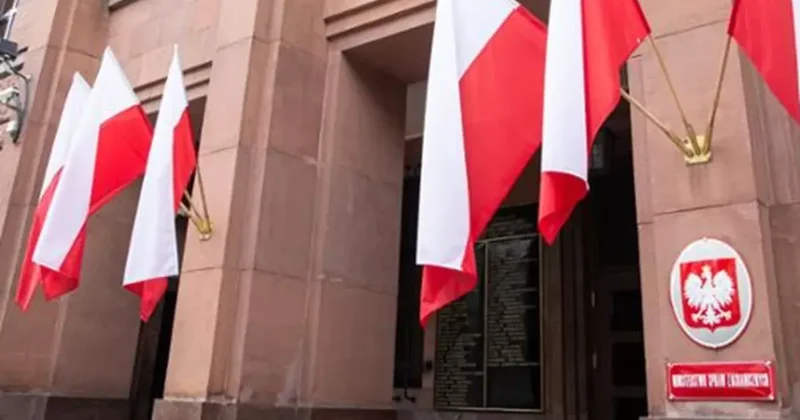 Польша призвала граждан покинуть Беларусь
