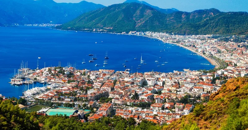 Türkiyə yanğınlar, zəlzələlər və inflyasiya səbəbindən turistləri itirir Economist
