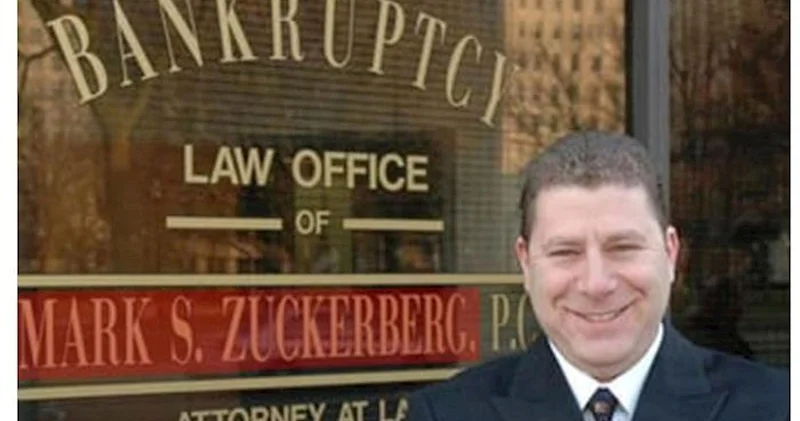 Mark Zukerberq Mark Zukerberqi məhkəməyə verdi...