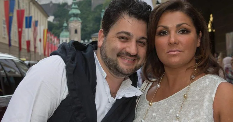 Xalq artisti ögey oğlunu belə təbrik etdi FOTO
