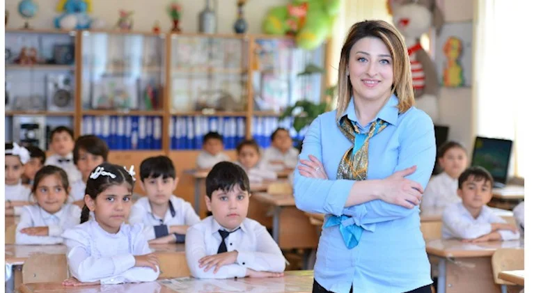 Müəllimlərin vahid geyim forması olmalıdır TƏKLİF