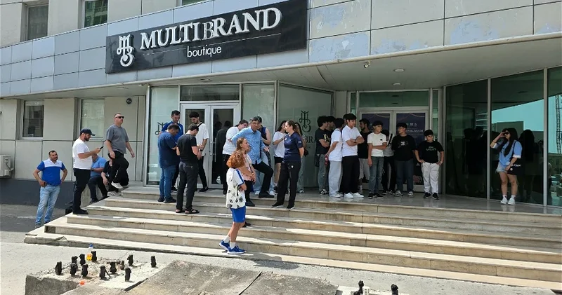 Верните арену гандболу!