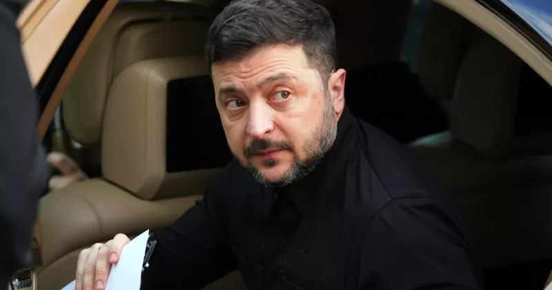 Зеленский: Украина скорректирует операцию в российском воздушном пространстве