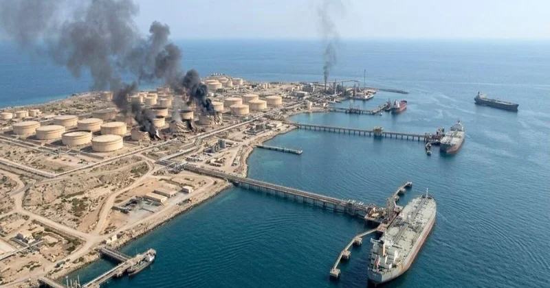 У берегов иранского острова Харк прогремели взрывы