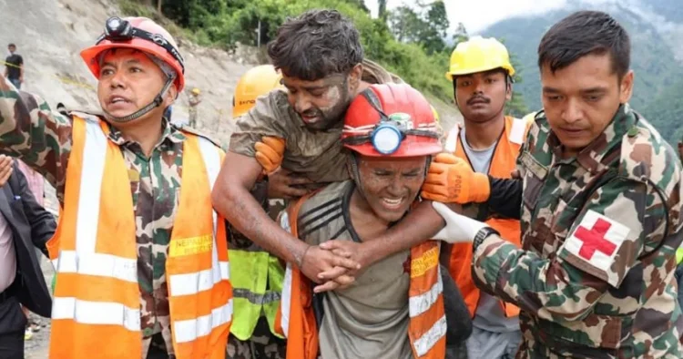 Nepalda su basmış tuneldən iki nəfər xilas edilib