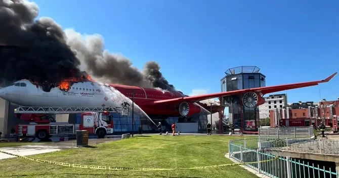 Türkiyədə Airbus A340 sərnişin təyyarəsi alovlandı