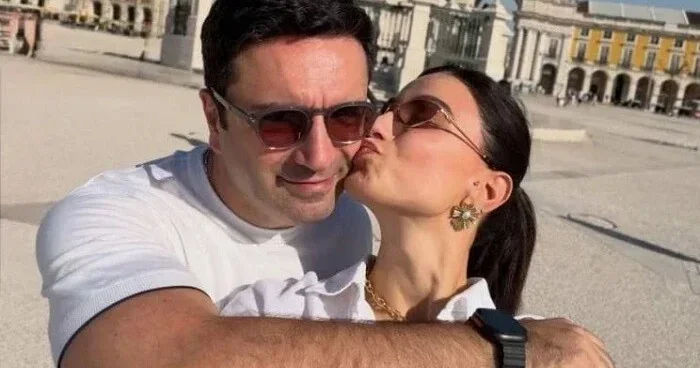 Simonyan dostunun model qızı ilə evləndi Video