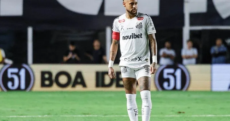 Neymar zədələndi, komandası mübarizəni dayandırdı