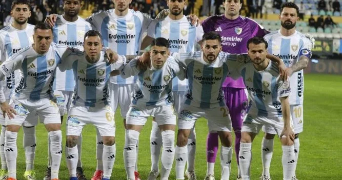 Nəriman Axundzadənin komandası üç futbolçu ilə gücləndi