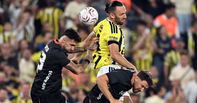 Türkiyə Super Liqası: “Beşiktaş” Kadıköydən 3 xalla qayıtdı