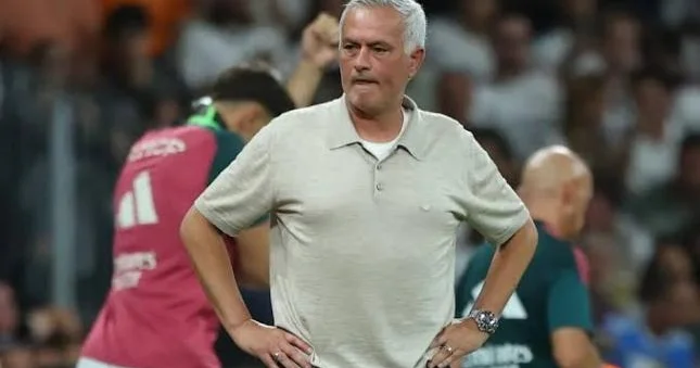 Mourinyo “Real”ın futbolçularını niyə “sadəlövh” adlandırıb?