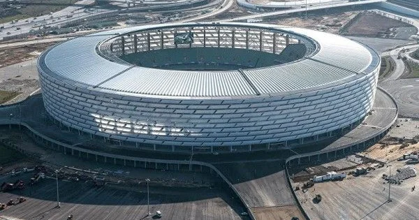 Sabah rəqiblərini ölkənin ən böyük arenasında qəbul edəcək