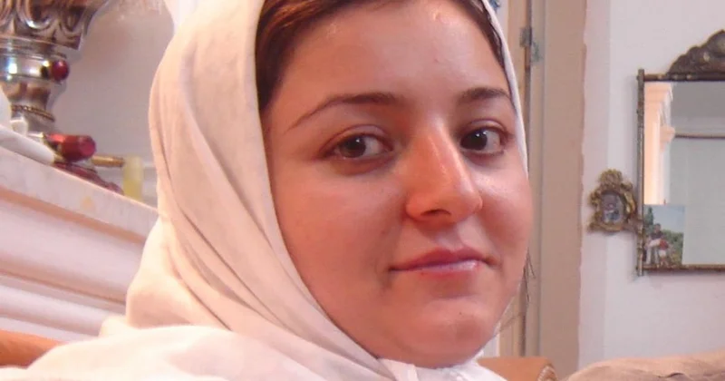 Sübh kimi işıq saçan at idim... Elham Eslaminin şeirləri