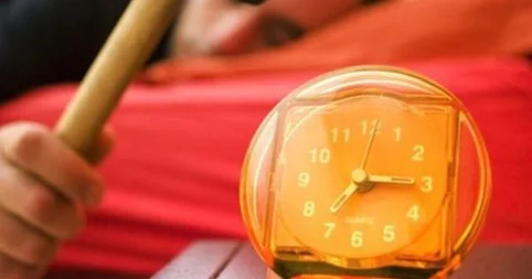 Hər səhər zəngli saatı yubadanlara xoş xəbər: Faydası böyük imiş