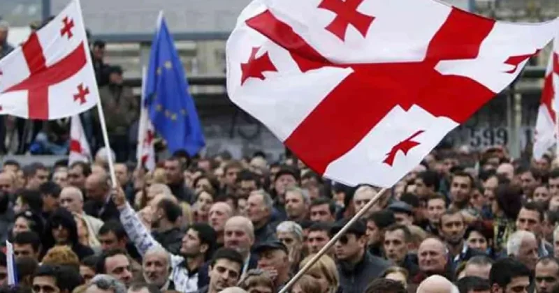 Regionu çalxalayan olay: qonşu ölkədə nələr yaşanır? Detallar