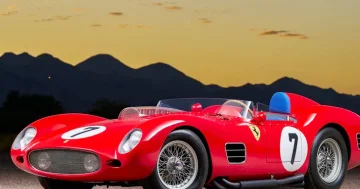 Saxta Ferrari hərracda iki əsl superkarın qiymətinə satılıb...