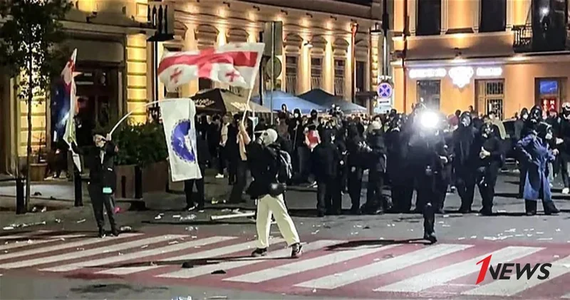 В Тбилиси возобновились протесты