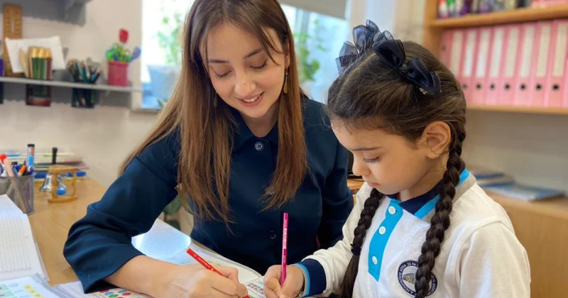 Dərslik eynidir, amma hər müəllimi fərqləndirən onun tədris metodudur MÜSAHİBƏ