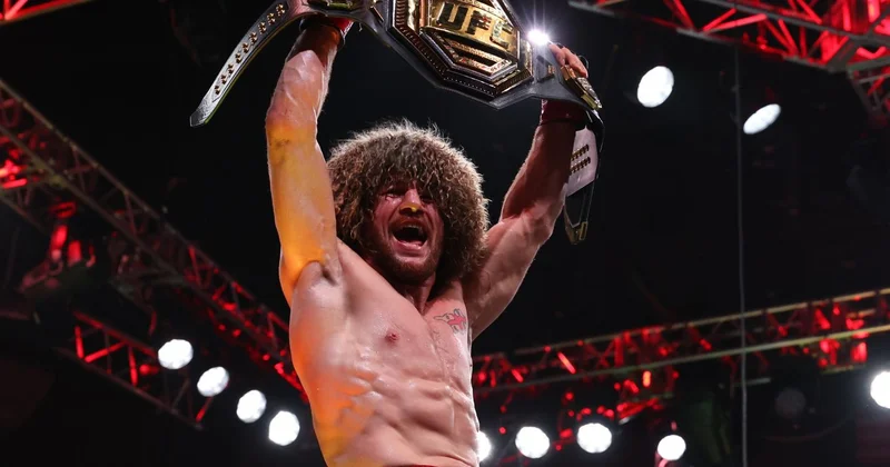 Merab Dvalişvili amerikalını məğlub edərək UFC çempionu titulunu qorudu